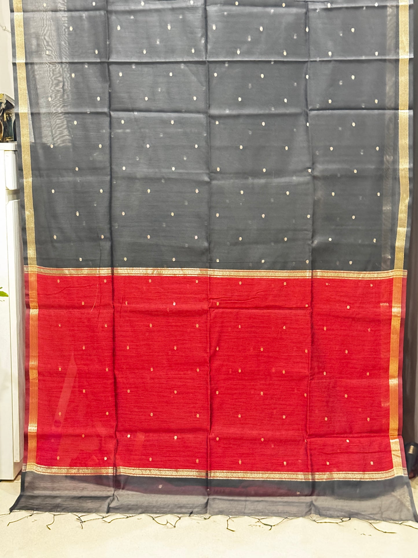 Black & Maroon Contrast Maheshwari Saree