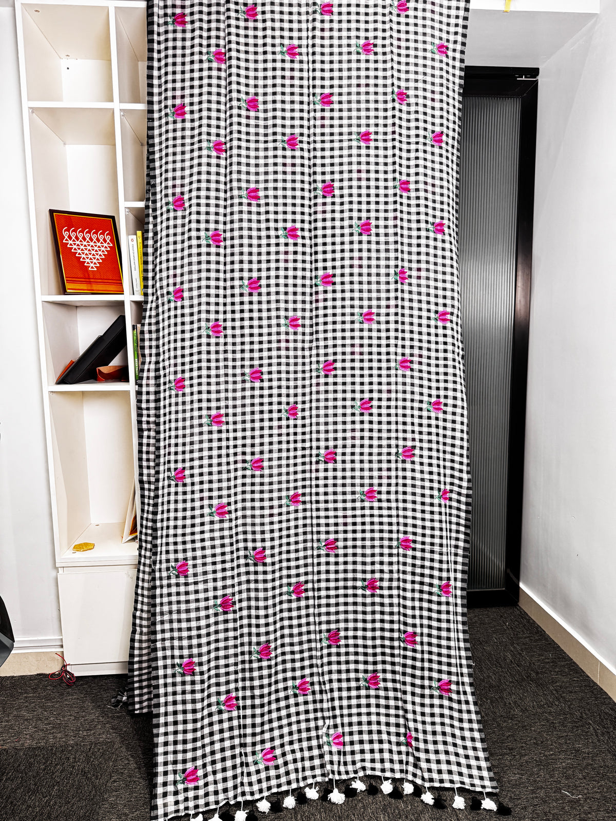 Black & White Rose Check Mulmul Saree