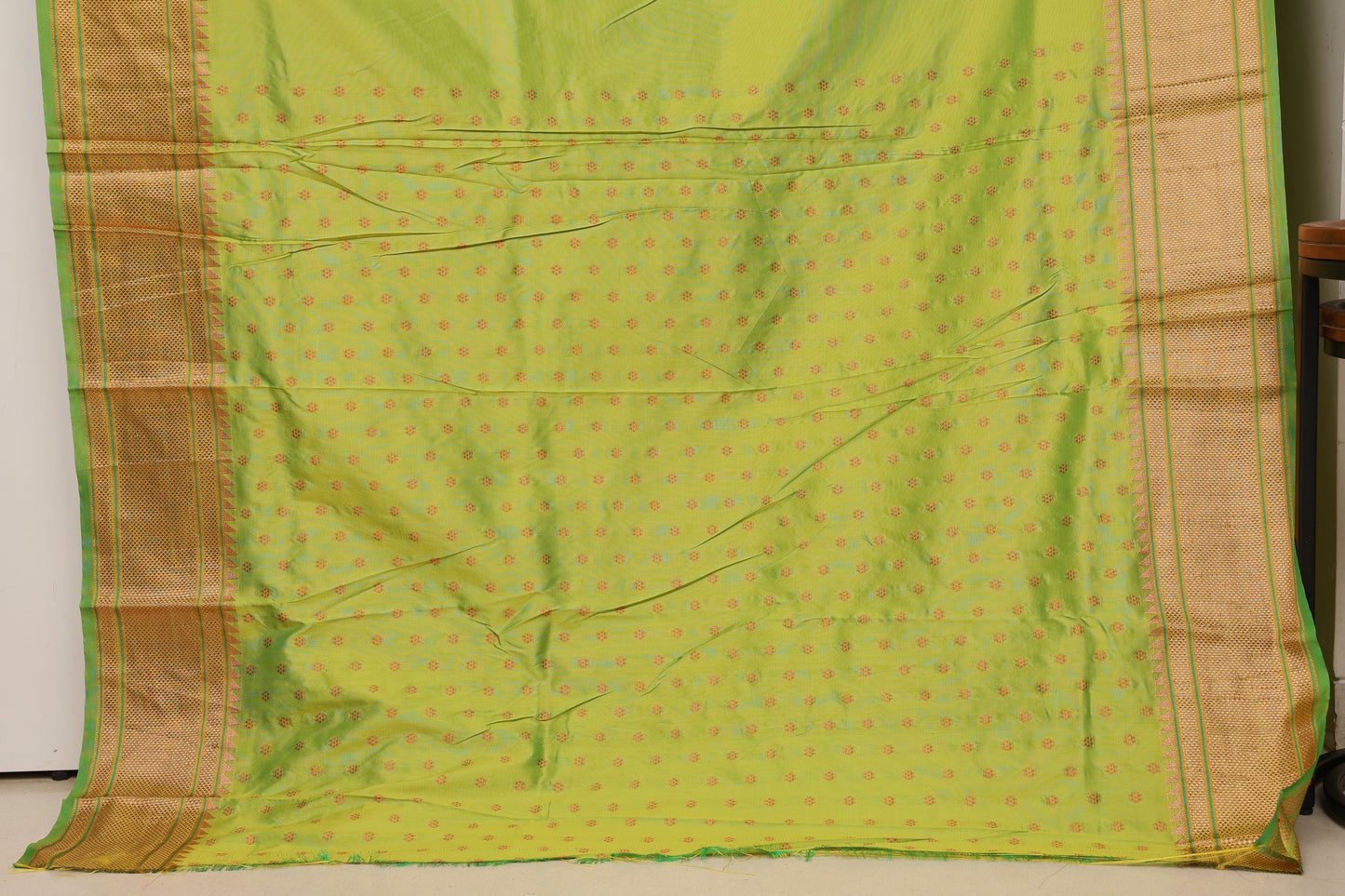 Parrot Green Nath Butti Paithani