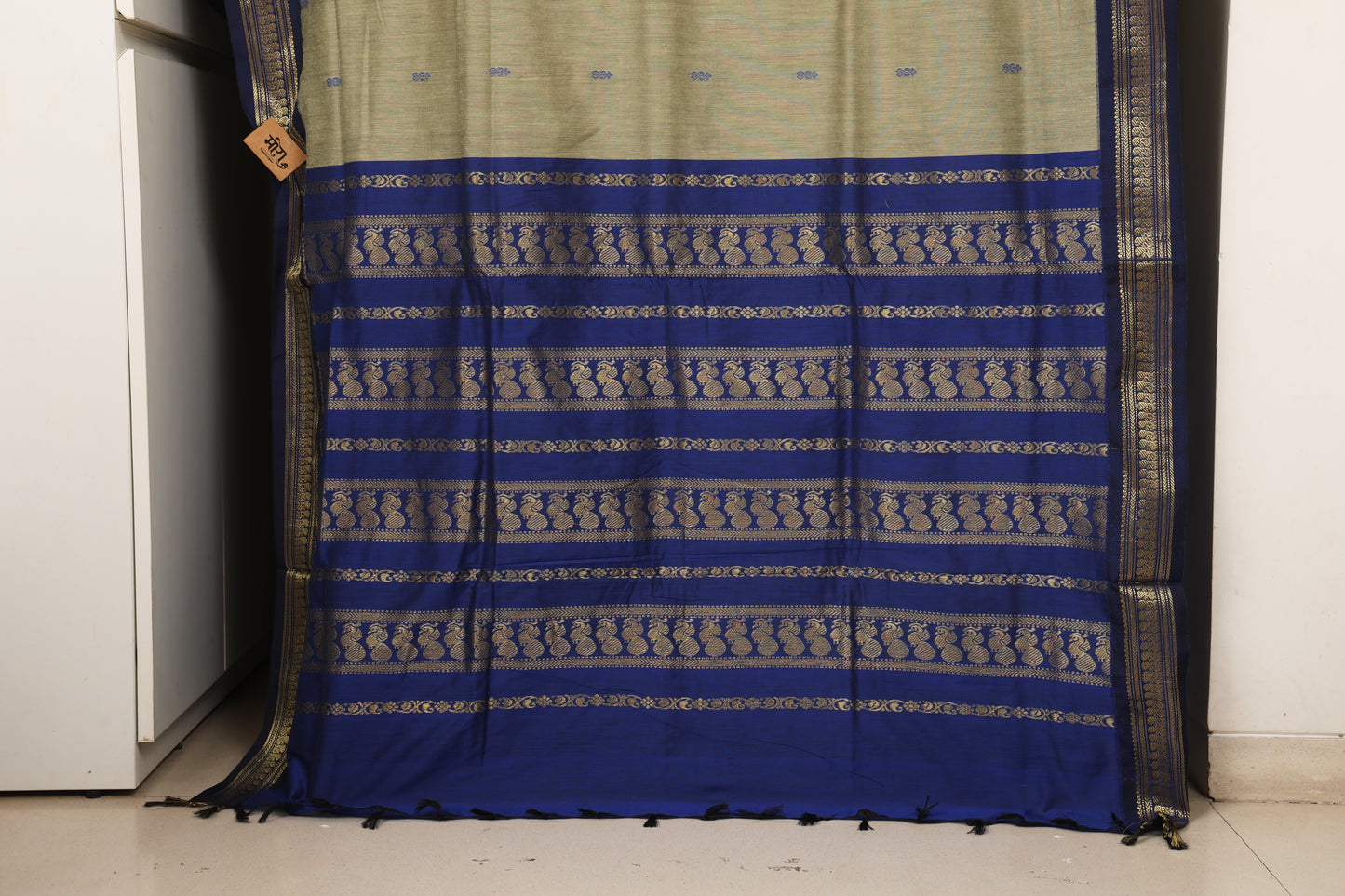 Ash Grey Gadwal Cotton Saree