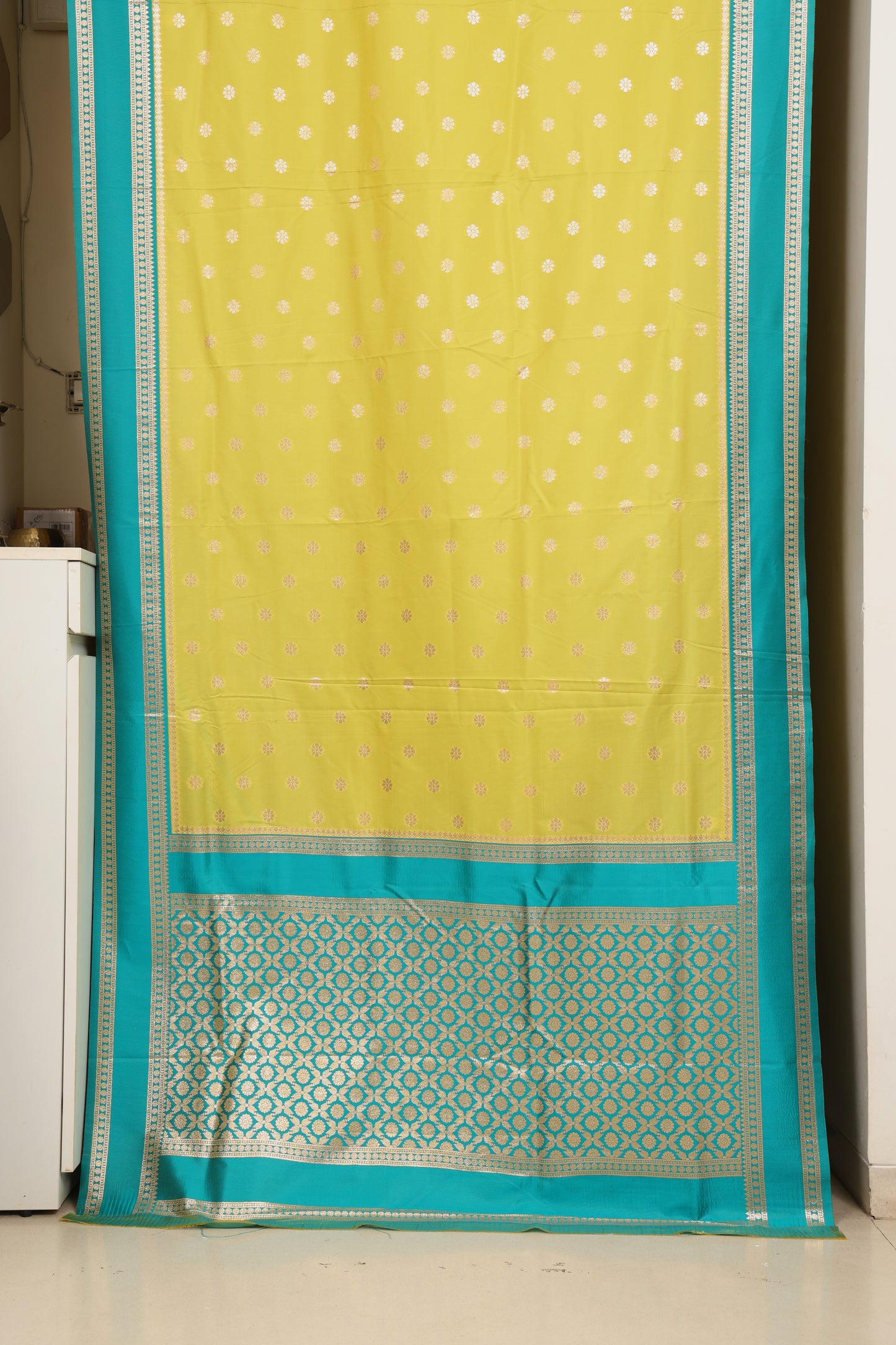 Lemon Yellow & Turquoise Blue Contrast Narayanpeth Saree