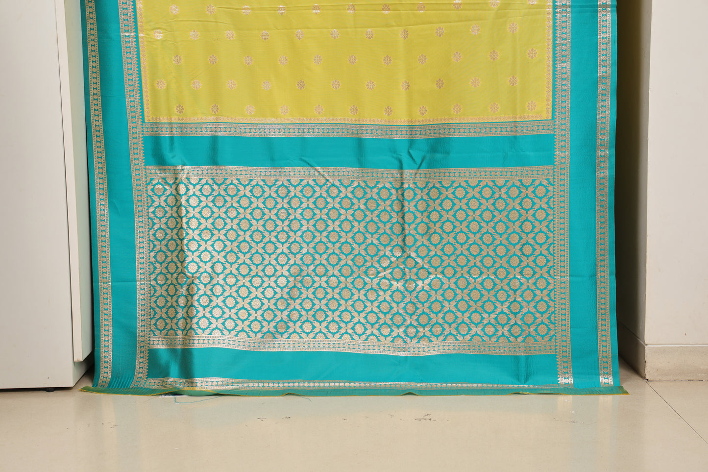 Lemon Yellow & Turquoise Blue Contrast Narayanpeth Saree