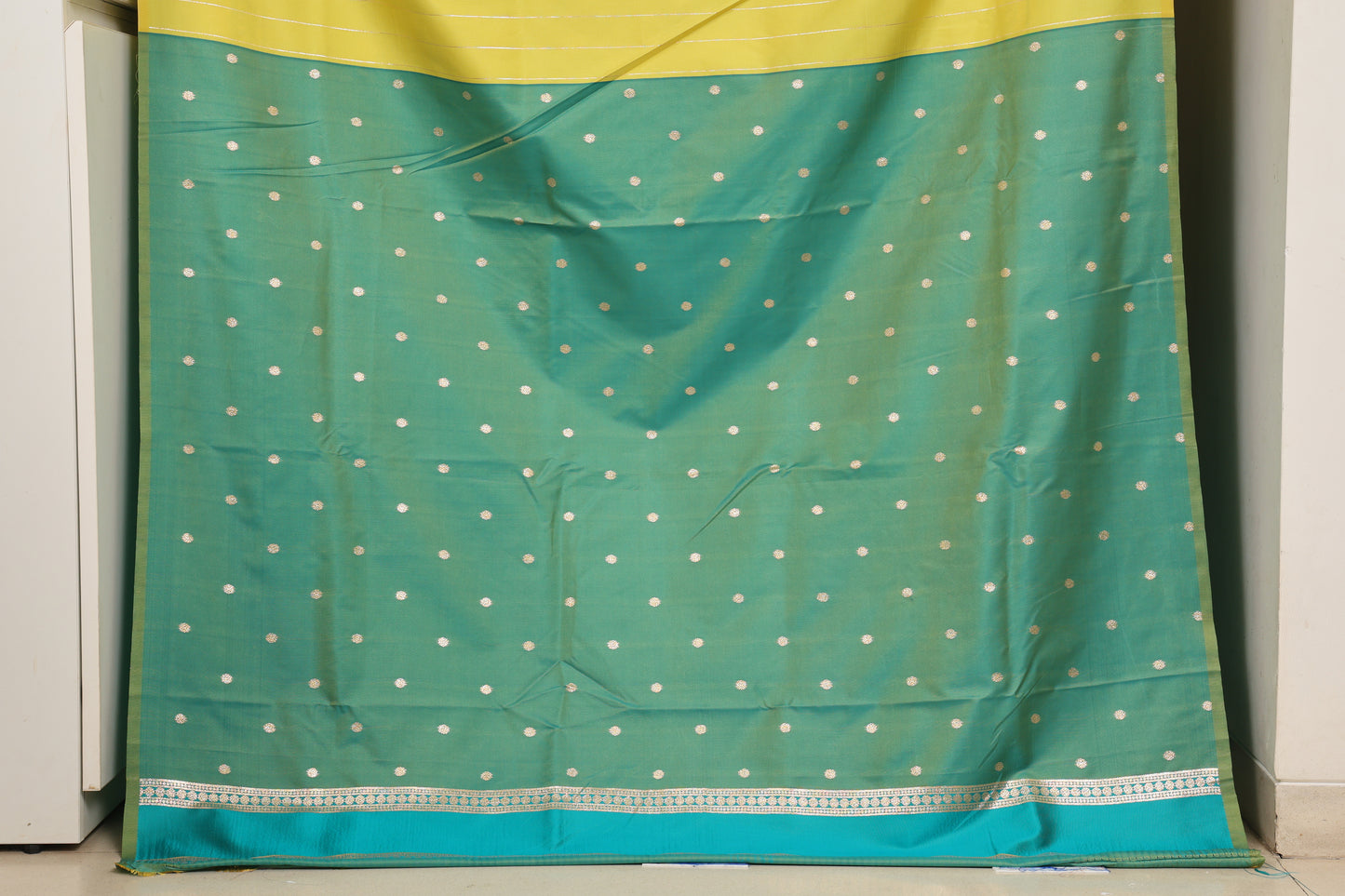 Lemon Yellow & Turquoise Blue Contrast Narayanpeth Saree