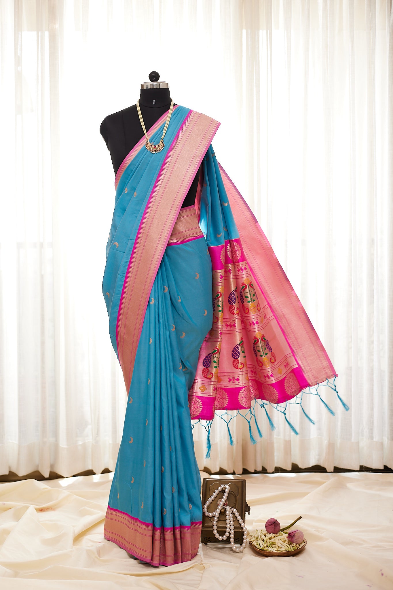 Sky Blue Chandrakor Butti Paithani