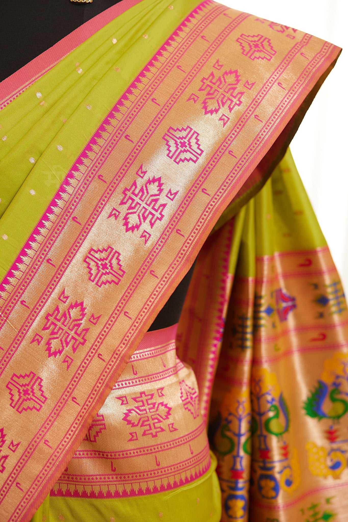 Parrot green Kanjivaram Silk blend Paithani Saree with unstitched blouse