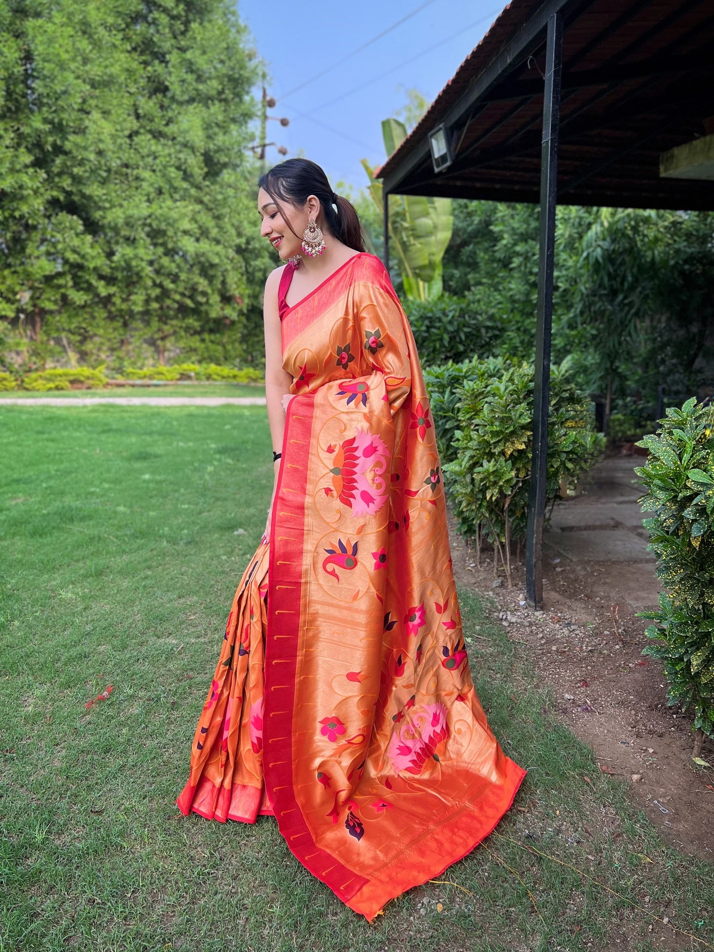 Antique Gold Mayur Valli Paithani