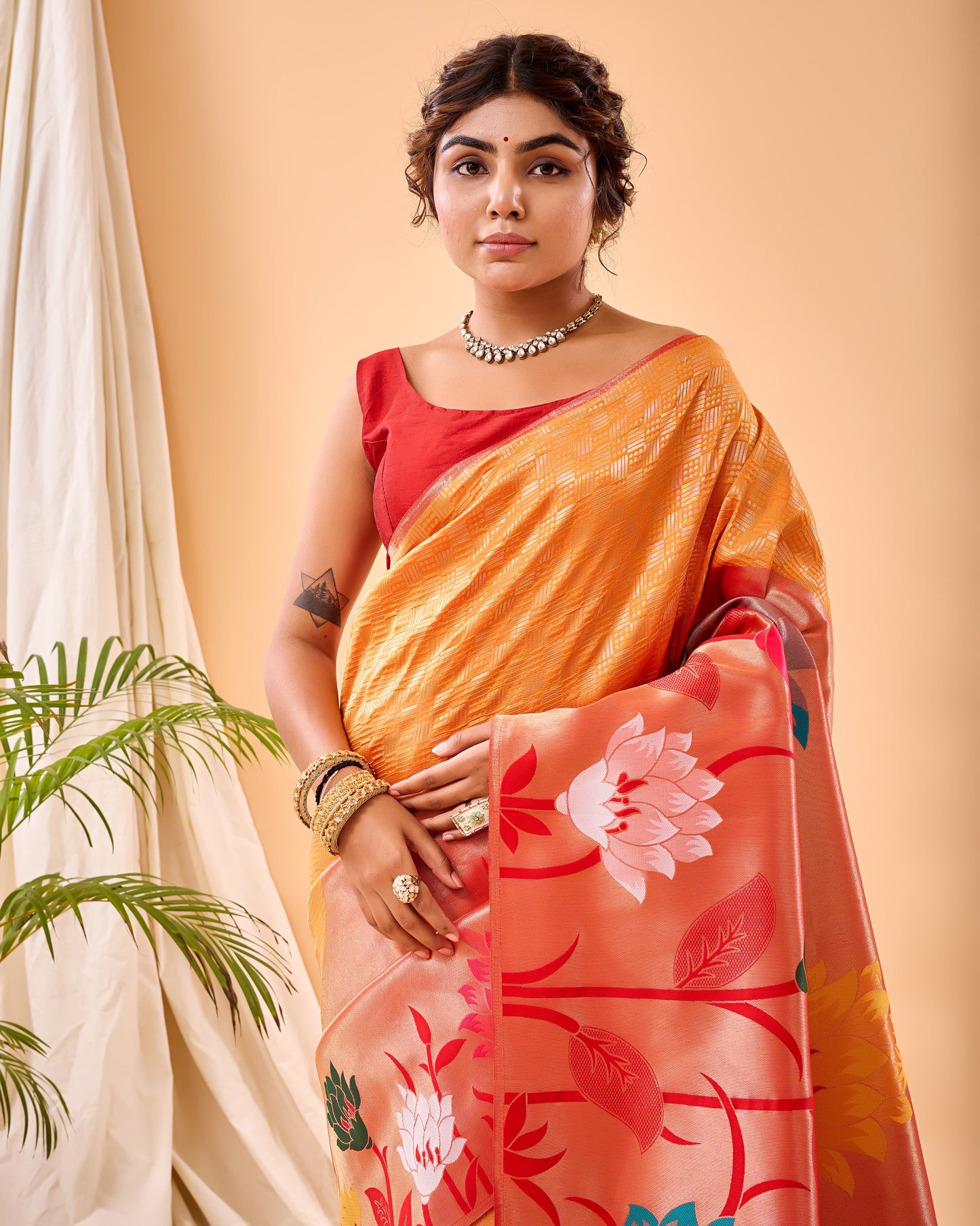 Kesari Gold Phool Baag Tissue Paithani