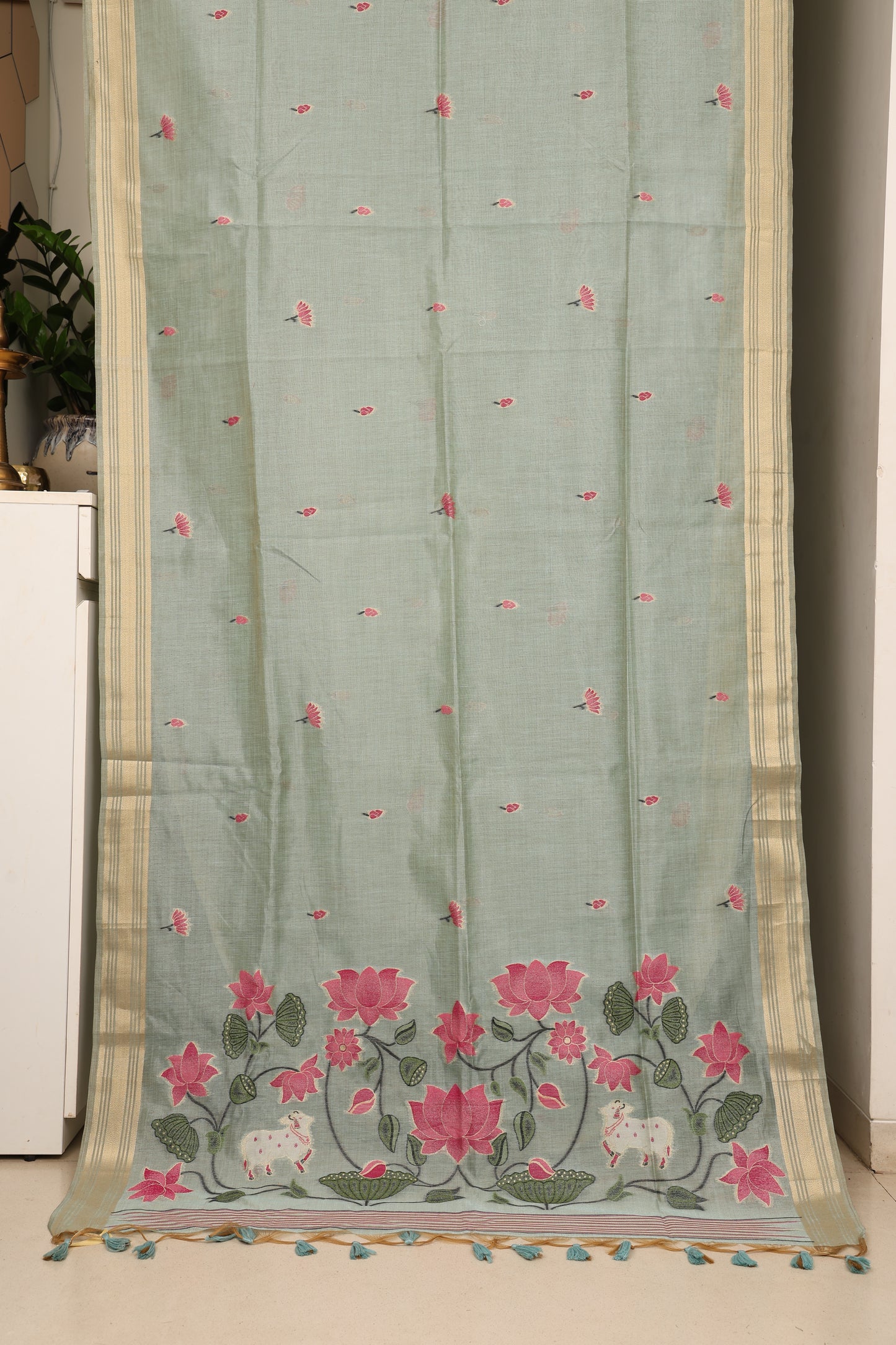Pastel Mint Green Tissue Linen Paithani