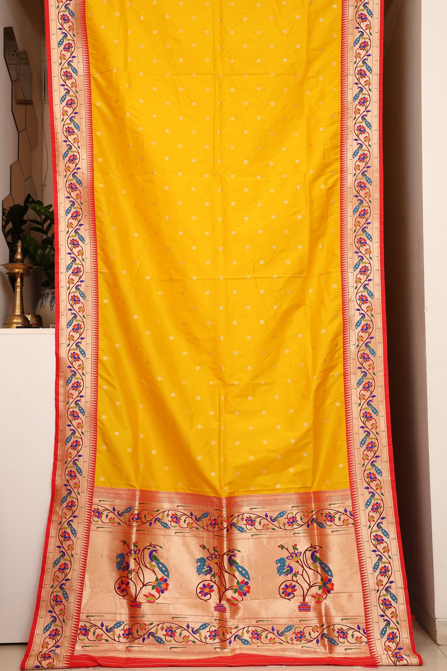Lemon Yellow Morvel Border Paithani