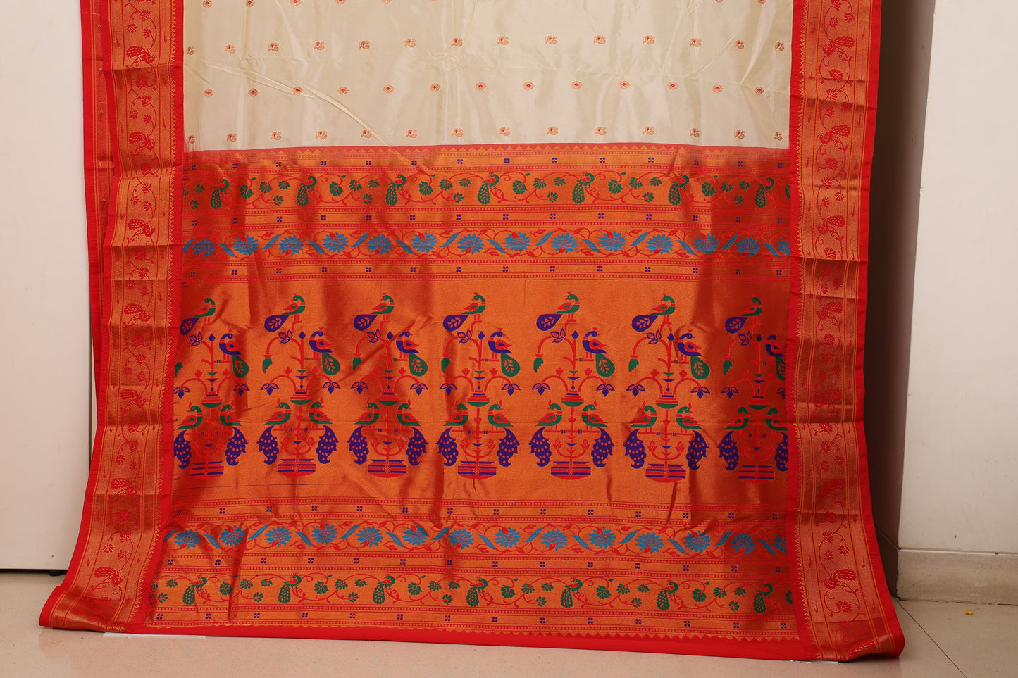 Ivory Kalanji Contrast Border Paithani