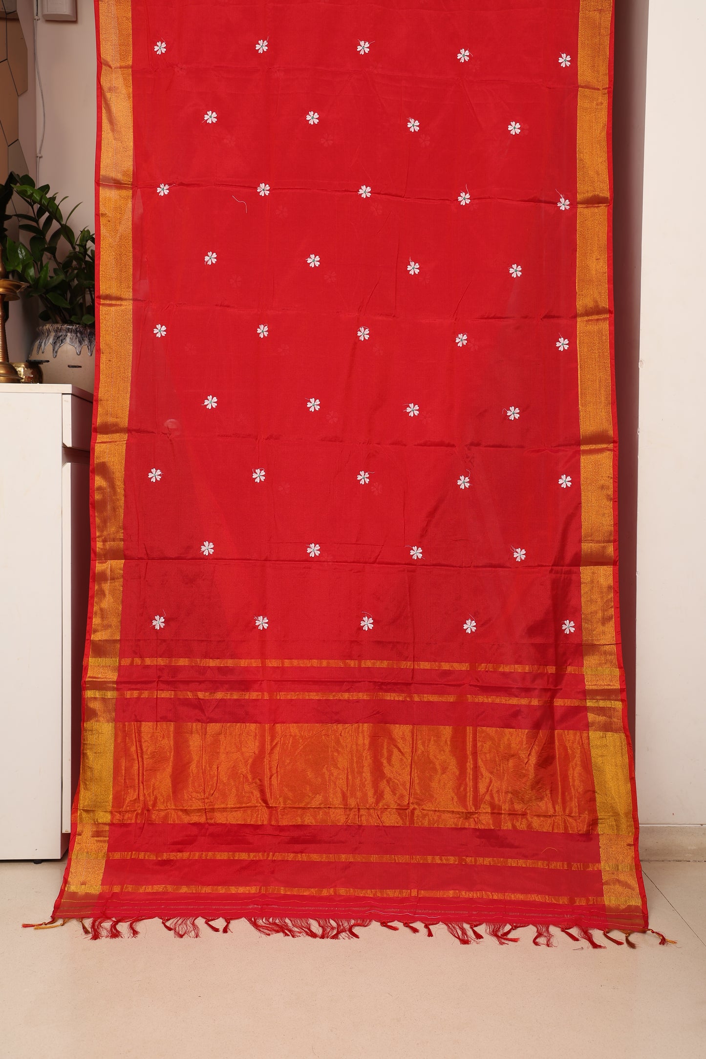 Sindoor Red Kalanjali Floral Butti