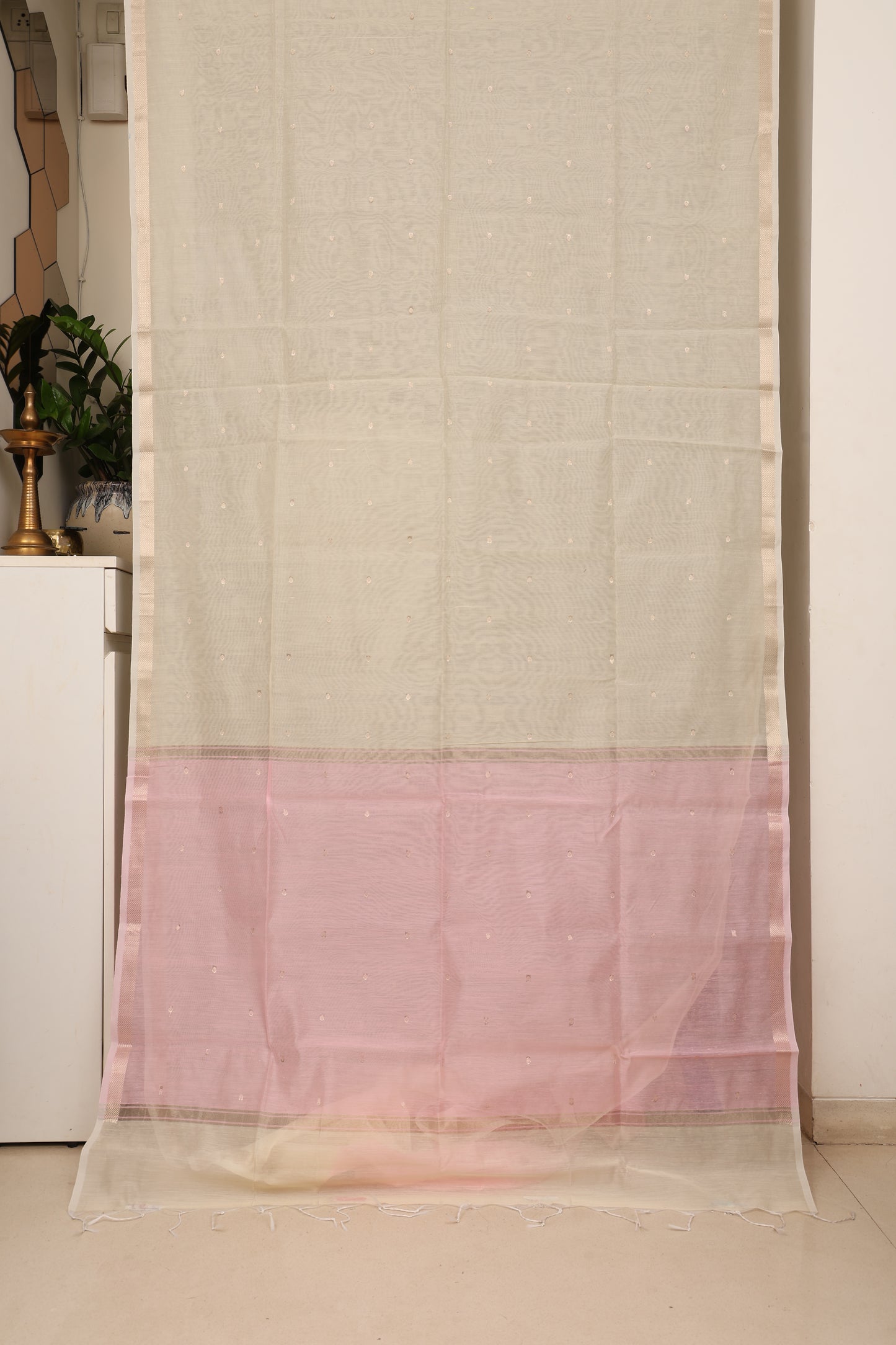 Cream Baby Pink Contrast Maheshwari Saree