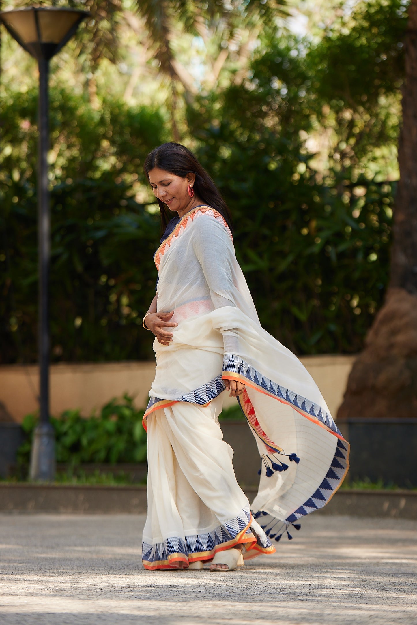 Mauve Cotton Zari Floral Motifs Saree with Tassels