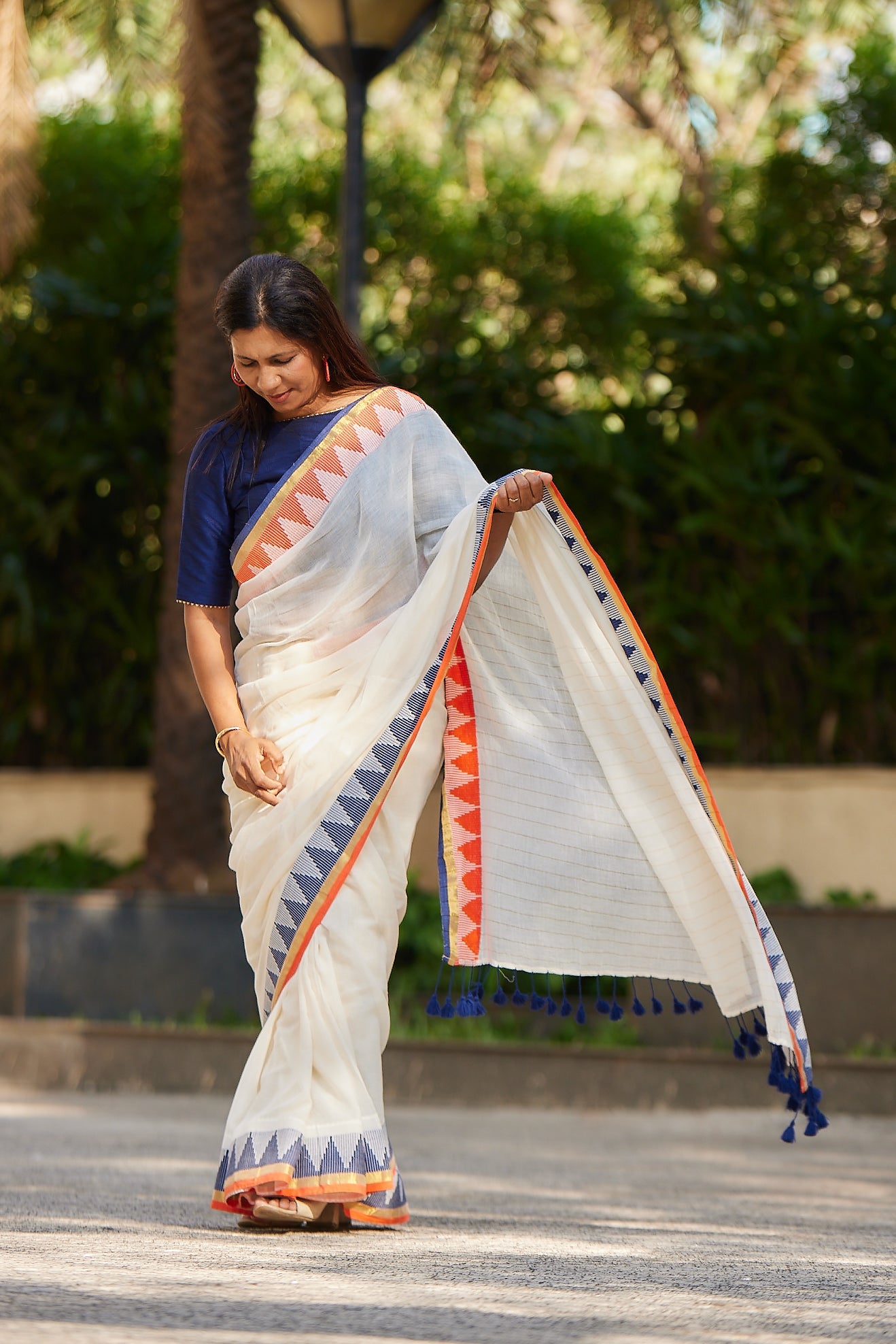 Mauve Cotton Zari Floral Motifs Saree with Tassels