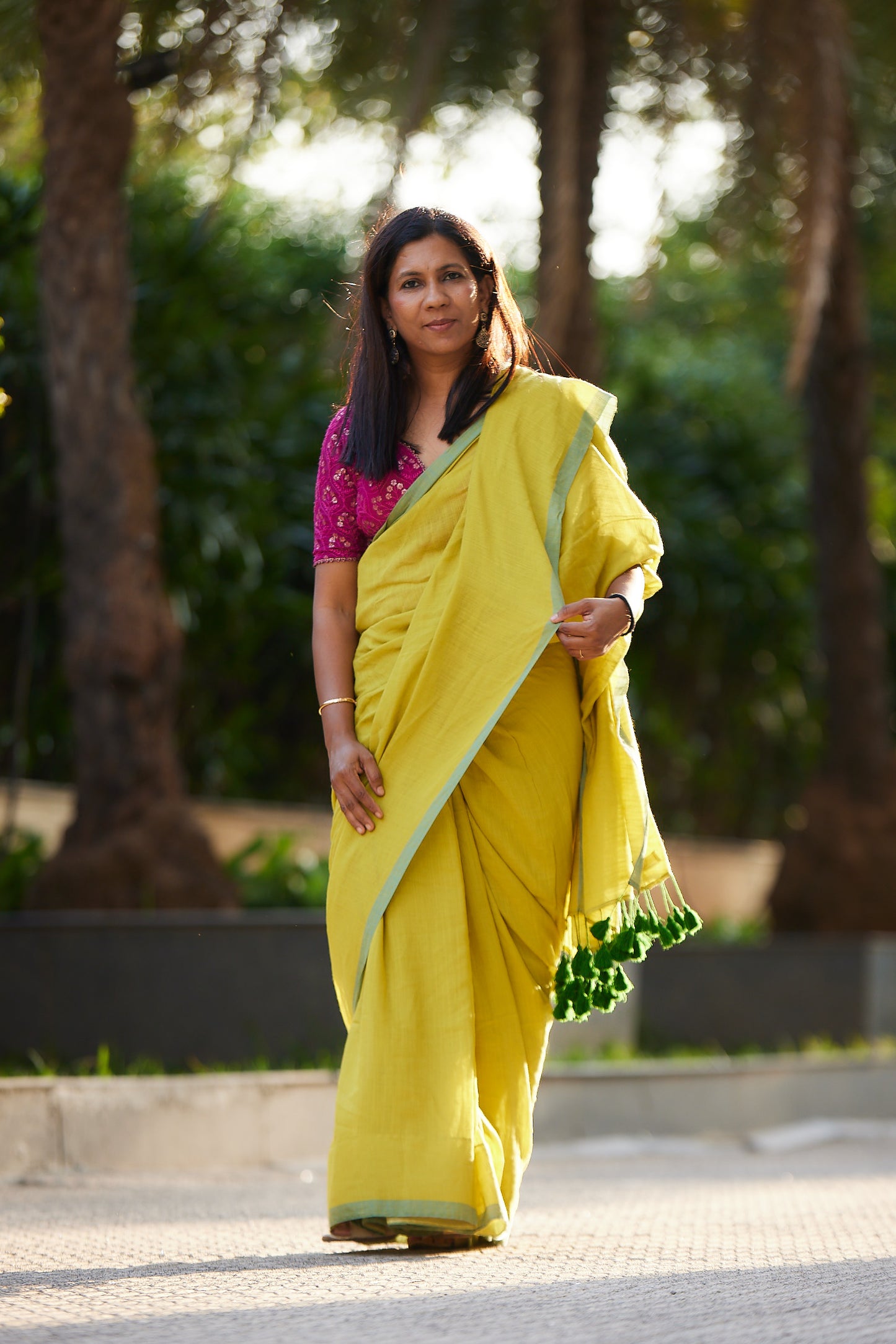 Regent Honey Eater Viscose Mul Cotton Saree with Tassels