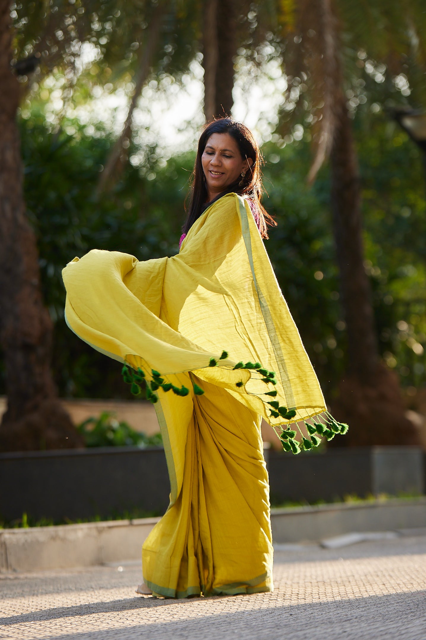 Regent Honey Eater Viscose Mul Cotton Saree with Tassels