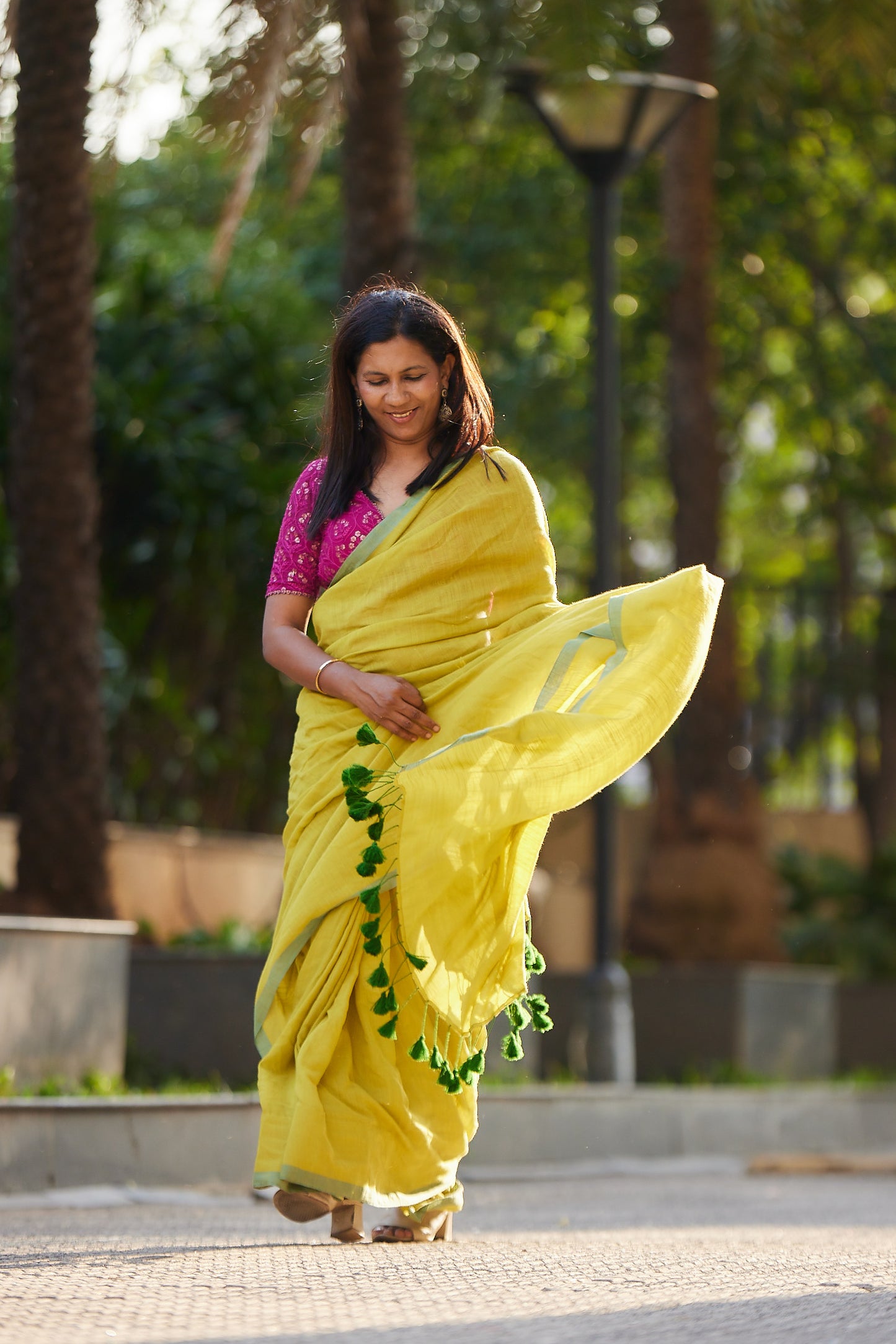 Regent Honey Eater Viscose Mul Cotton Saree with Tassels