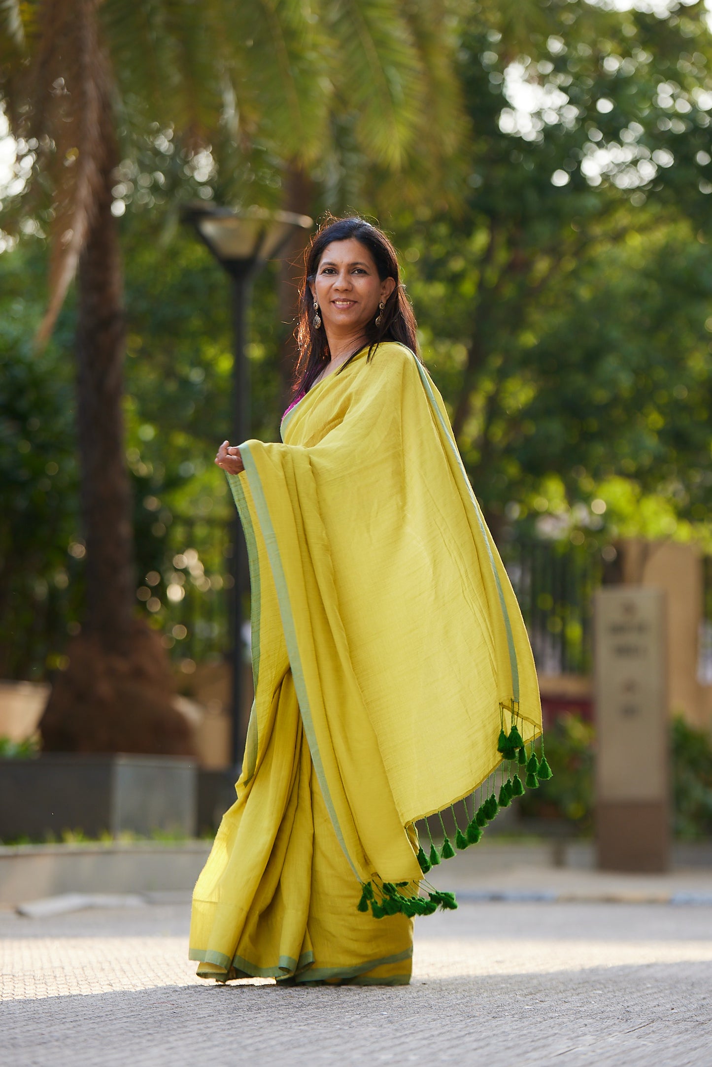 Regent Honey Eater Viscose Mul Cotton Saree with Tassels