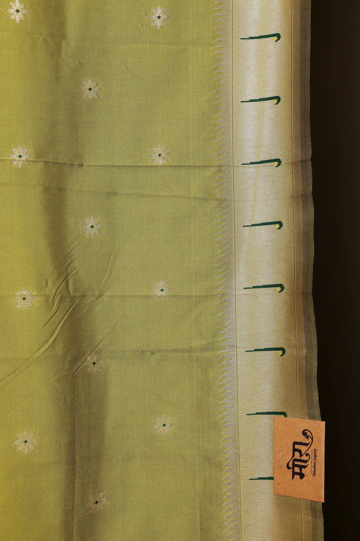 Parrot Green Floral Skirt Border Paithani