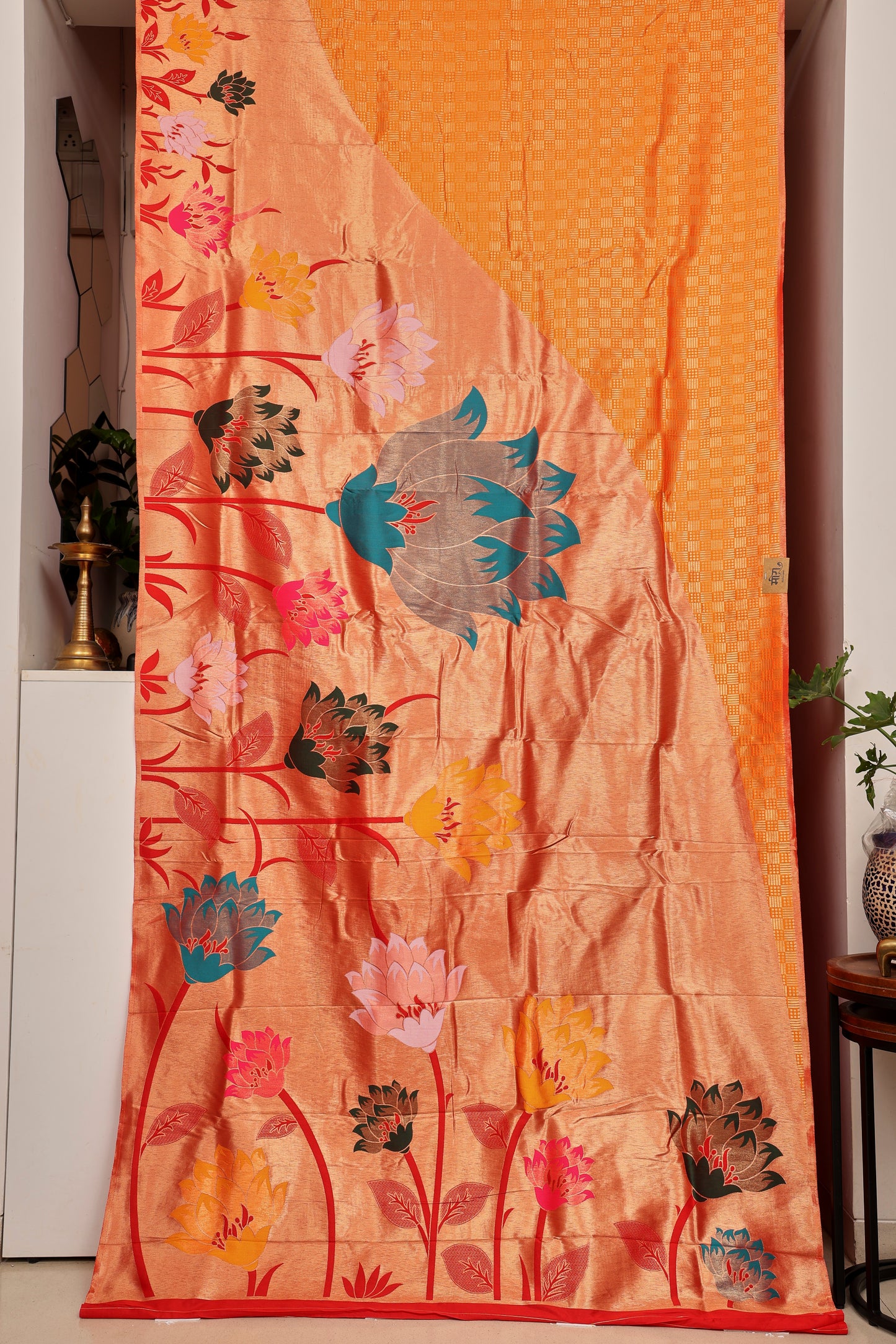Kesari Gold Phool Baag Tissue Paithani