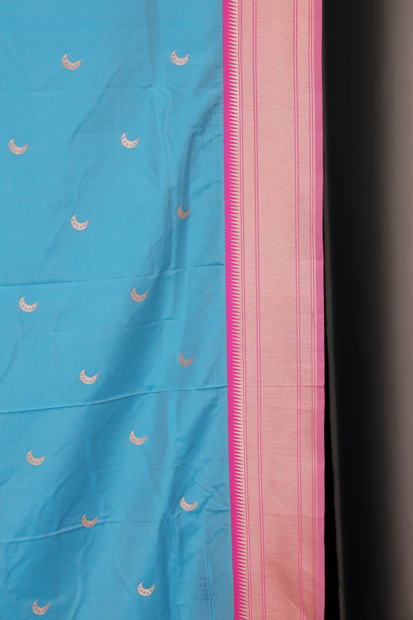 Sky Blue Chandrakor Butti Paithani