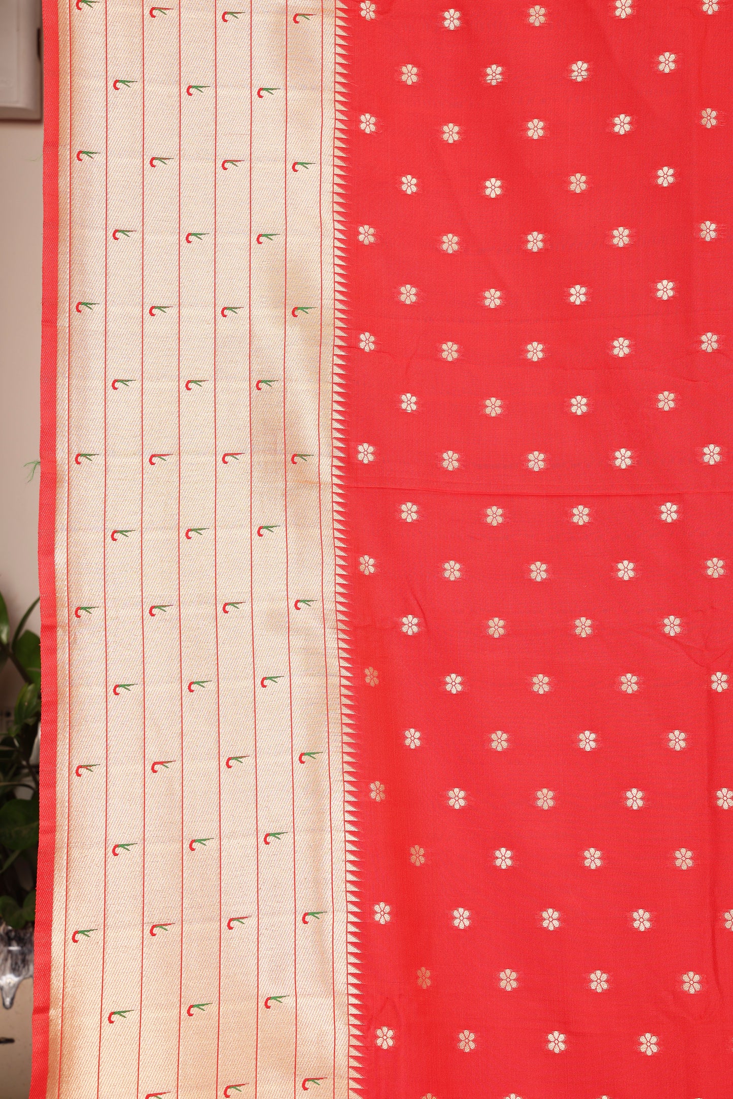 Sindoor Red Seven Rows Muniya Skirt Border Paithani