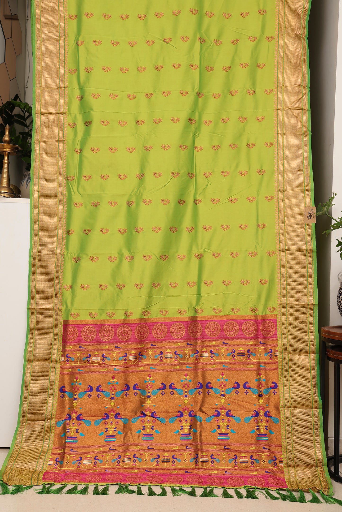 Parrot Green Nath Butti Paithani